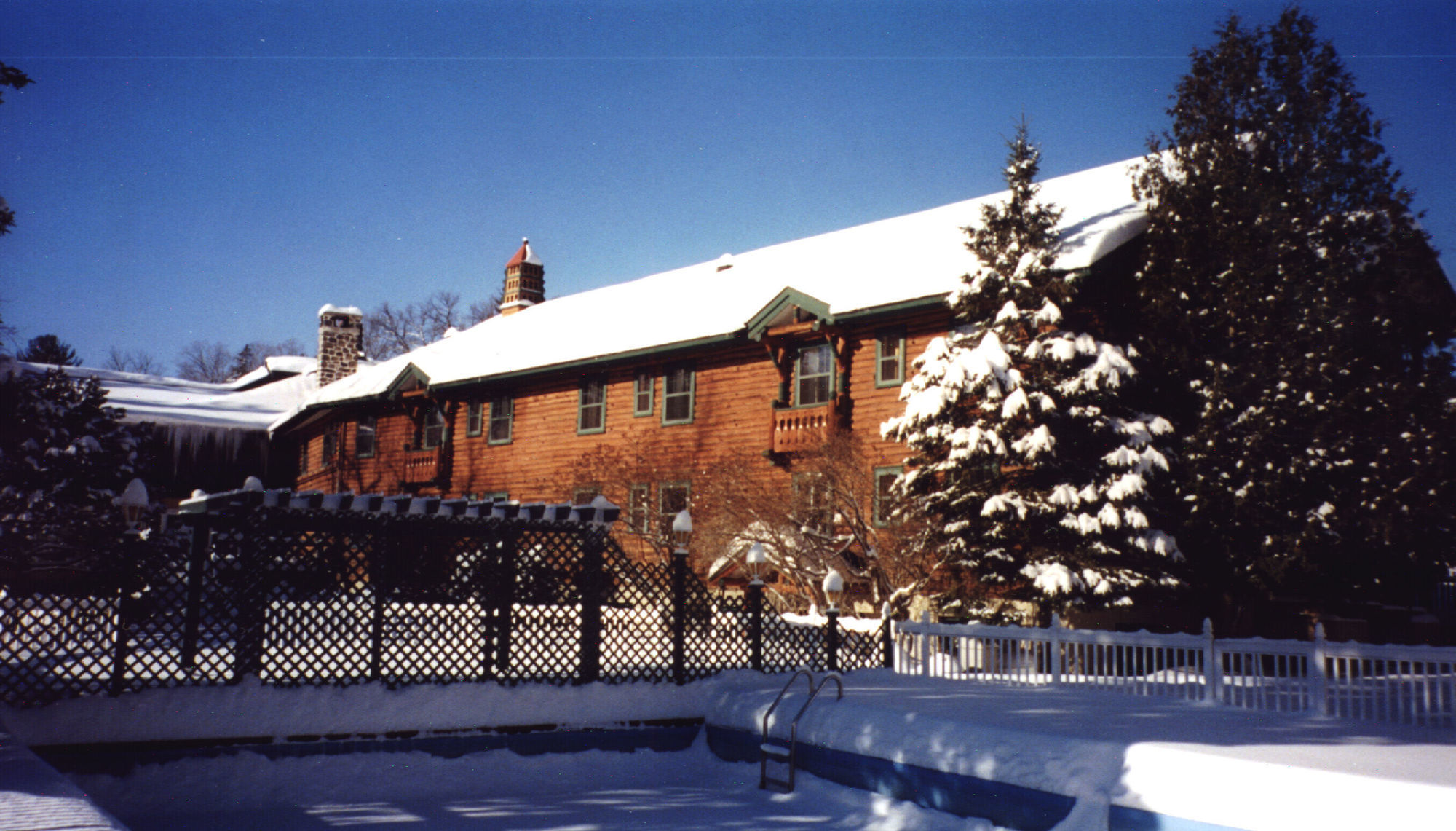 Auberge Alpine Inn Сент-Адель Экстерьер фото