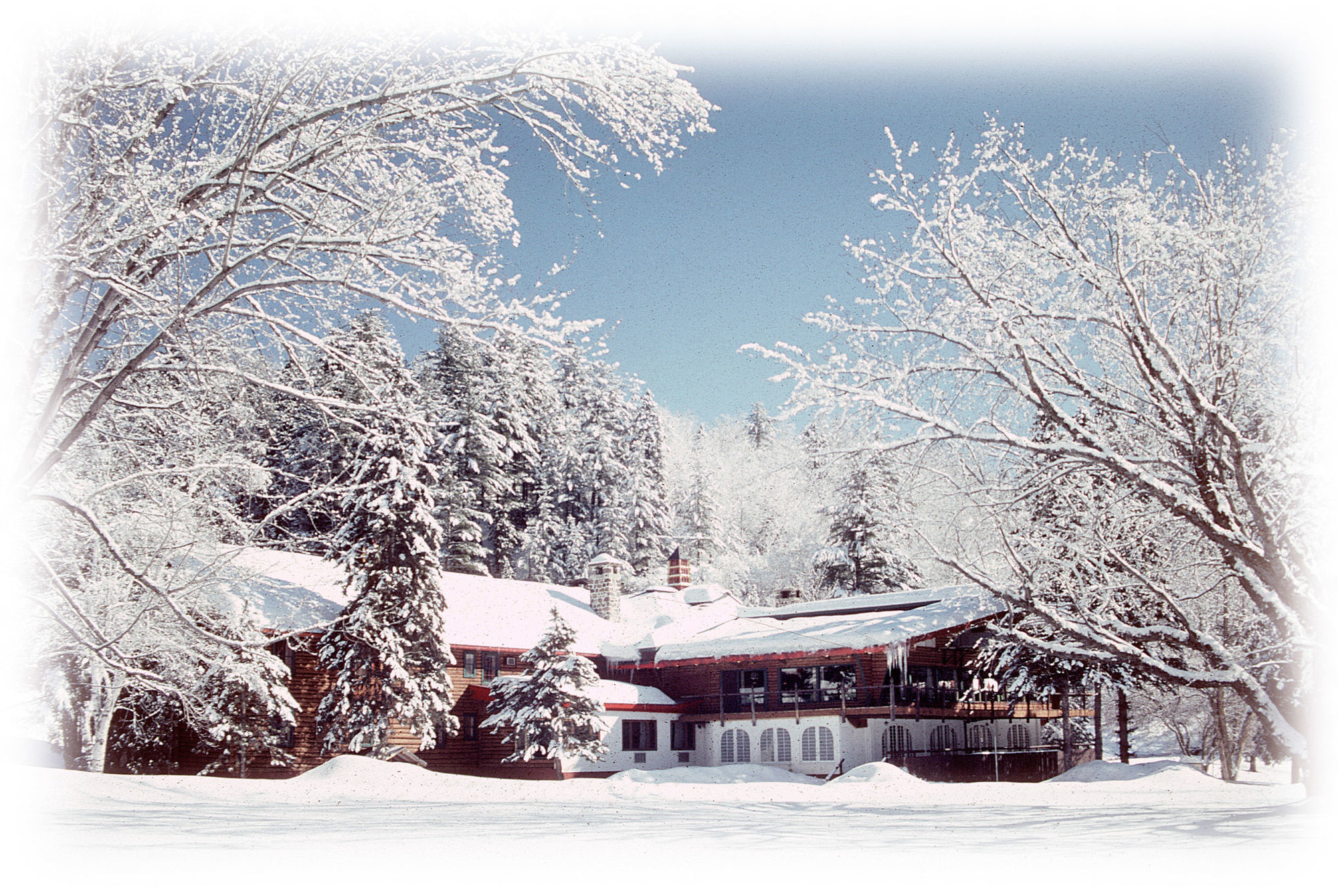 Auberge Alpine Inn Сент-Адель Экстерьер фото
